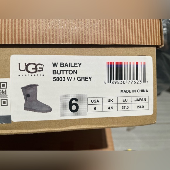 UGG boots - Picture 6 of 6